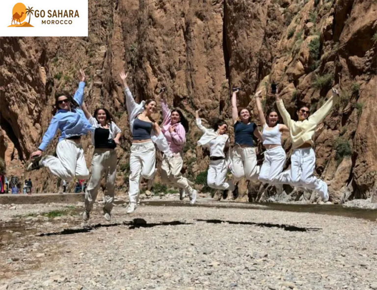 todra-gorge-gorup-small-tour
